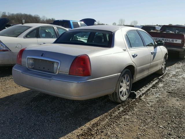 1LNHM82V76Y639268 - 2006 LINCOLN TOWN CAR S SILVER photo 4