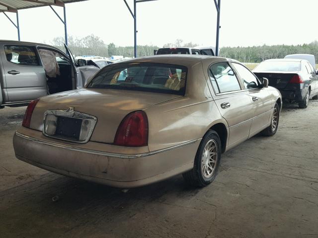 1LNFM82W3WY730473 - 1998 LINCOLN TOWN CAR S GOLD photo 4