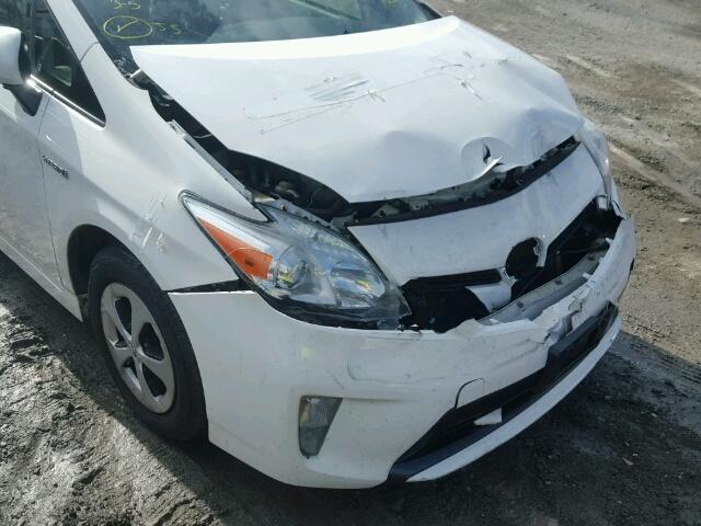 JTDKN3DU1C1522031 - 2012 TOYOTA PRIUS WHITE photo 9