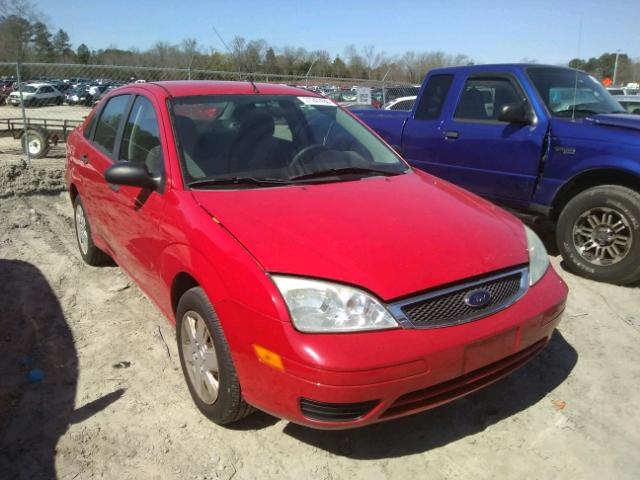 1FAHP34N76W197945 - 2006 FORD FOCUS ZX4 RED photo 1