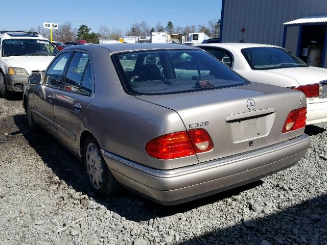 WDBJF65F5WA649345 - 1998 MERCEDES-BENZ E 320 GOLD photo 3