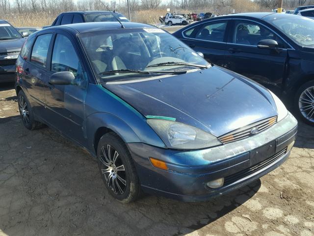 3FAFP37322R235905 - 2002 FORD FOCUS ZX5 BLUE photo 1