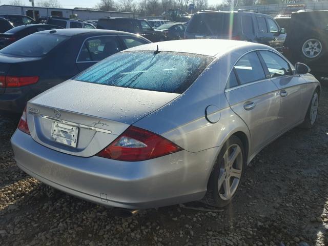 WDDDJ75X56A013770 - 2006 MERCEDES-BENZ CLS 500C GRAY photo 4