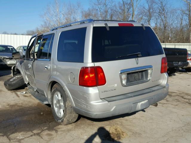 5LMFU27R73LJ15530 - 2003 LINCOLN NAVIGATOR SILVER photo 3