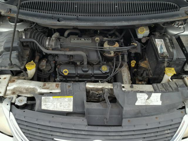 2C4GP54LX4R546683 - 2004 CHRYSLER TOWN & COU SILVER photo 7