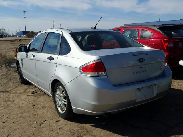 1FAHP35N38W120507 - 2008 FORD FOCUS SE SILVER photo 3