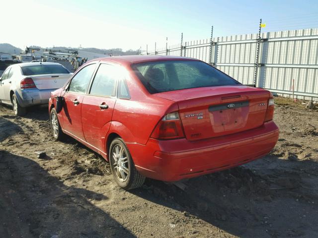 1FAHP34N96W132398 - 2006 FORD FOCUS ZX4 RED photo 3