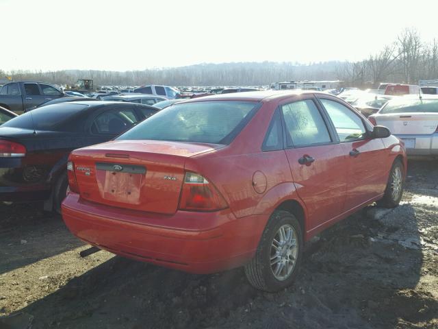 1FAHP34N96W132398 - 2006 FORD FOCUS ZX4 RED photo 4