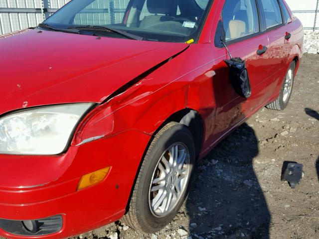 1FAHP34N96W132398 - 2006 FORD FOCUS ZX4 RED photo 9