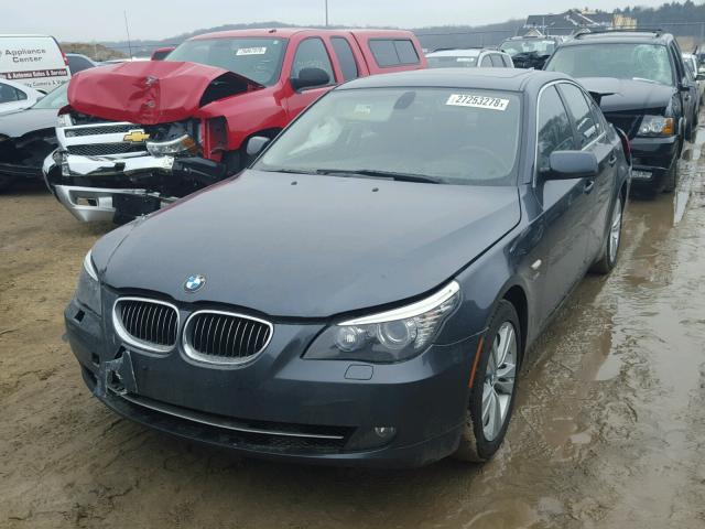 WBANV13539C153467 - 2009 BMW 528 XI GRAY photo 2