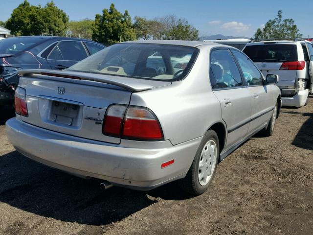 1HGCD5634VA222446 - 1997 HONDA ACCORD LX SILVER photo 4