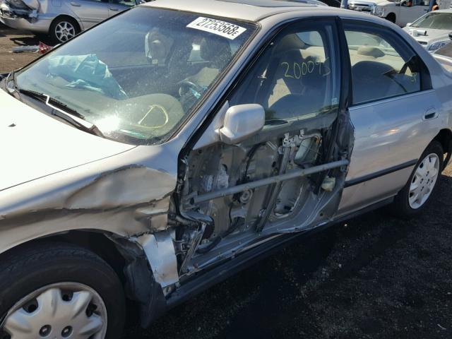 1HGCD5634VA222446 - 1997 HONDA ACCORD LX SILVER photo 9