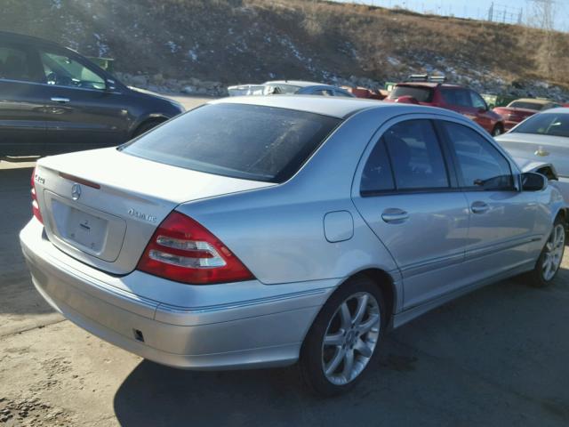 WDBRF84J33F391314 - 2003 MERCEDES-BENZ C 320 4MAT SILVER photo 4