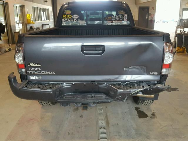 5TFMU4FNXDX019426 - 2013 TOYOTA TACOMA DOU GRAY photo 9