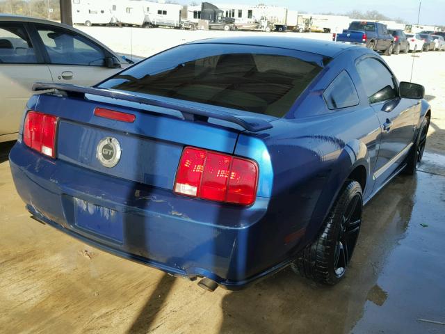 1ZVHT82H765194904 - 2006 FORD MUSTANG GT BLUE photo 4