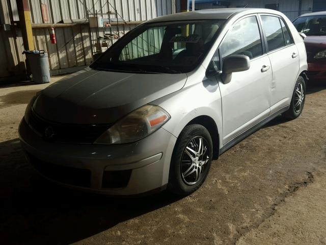 3N1BC11E29L378694 - 2009 NISSAN VERSA S SILVER photo 2