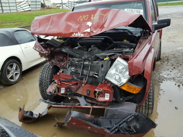 1J8HH48K58C240043 - 2008 JEEP COMMANDER MAROON photo 9