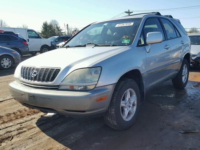 JTJHF10U720279554 - 2002 LEXUS RX 300 SILVER photo 2