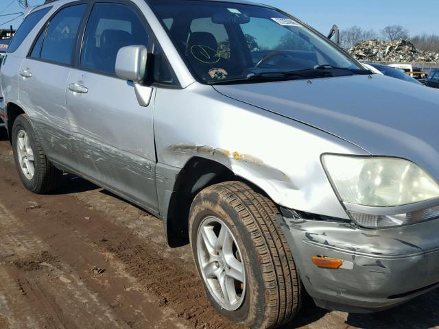 JTJHF10U720279554 - 2002 LEXUS RX 300 SILVER photo 9