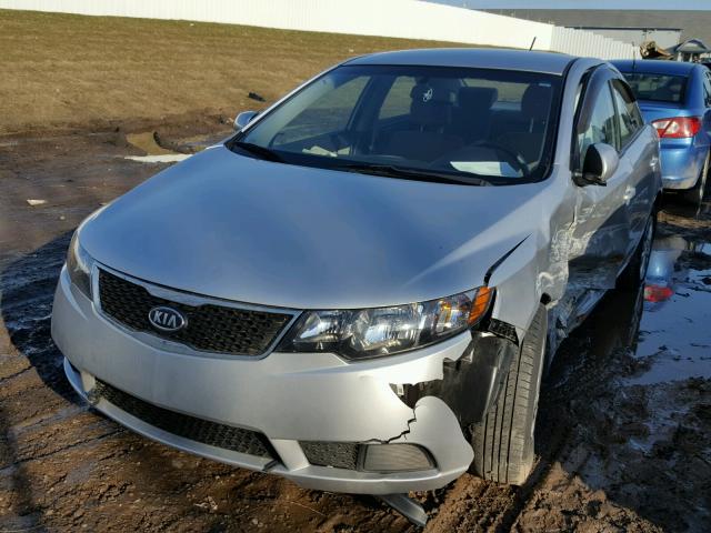 KNAFT4A26C5532043 - 2012 KIA FORTE LX SILVER photo 2