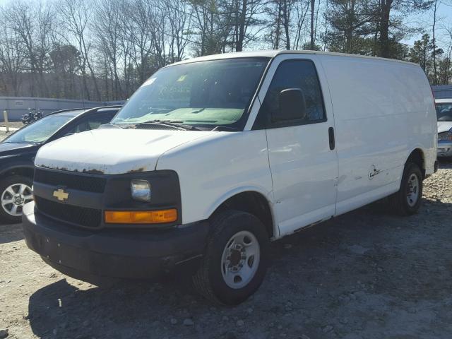 1GCGG25C391105941 - 2009 CHEVROLET EXPRESS G2 WHITE photo 2