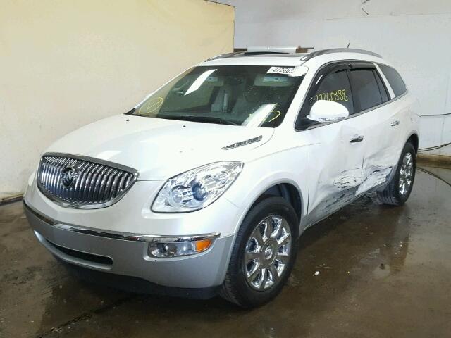 5GAKRDED7CJ386028 - 2012 BUICK ENCLAVE WHITE photo 2