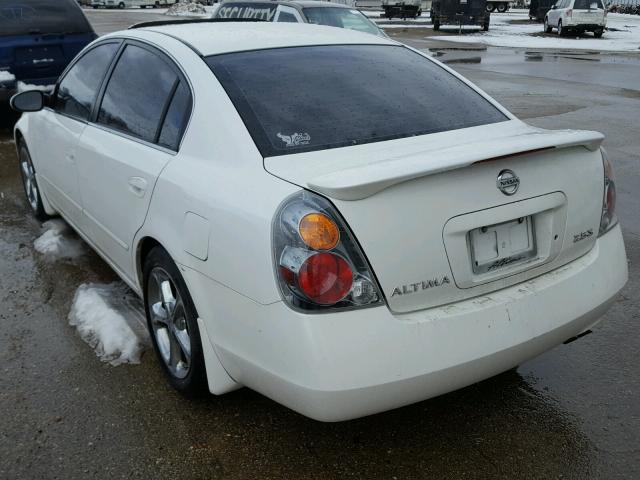 1N4AL11D42C142314 - 2002 NISSAN ALTIMA BAS WHITE photo 3