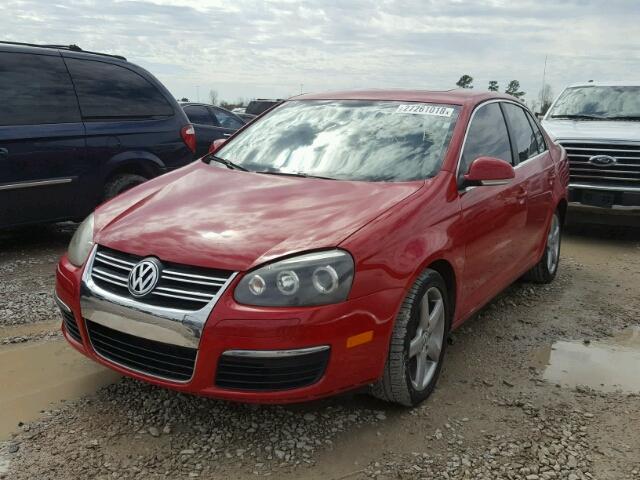 3VWRL7AJ2AM074109 - 2010 VOLKSWAGEN JETTA TDI RED photo 2