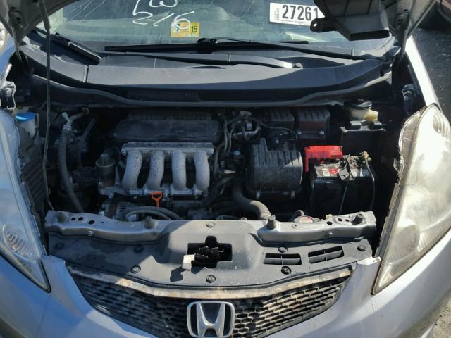 JHMGE88469C000701 - 2009 HONDA FIT SPORT GRAY photo 7