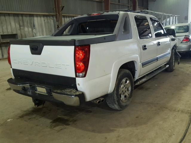 3GNEC12ZX5G189250 - 2005 CHEVROLET AVALANCHE WHITE photo 4