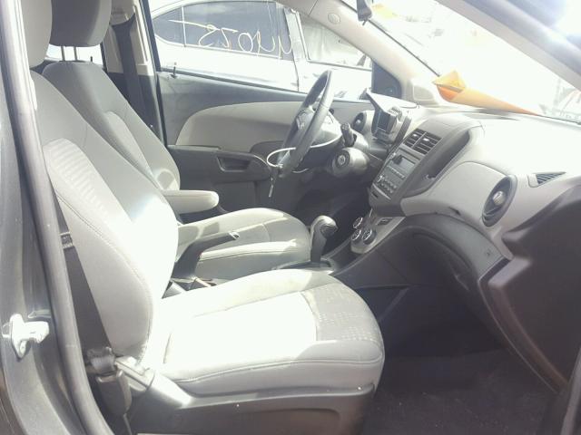 1G1JA6SG7D4166456 - 2013 CHEVROLET SONIC LS 灰色 照片 5