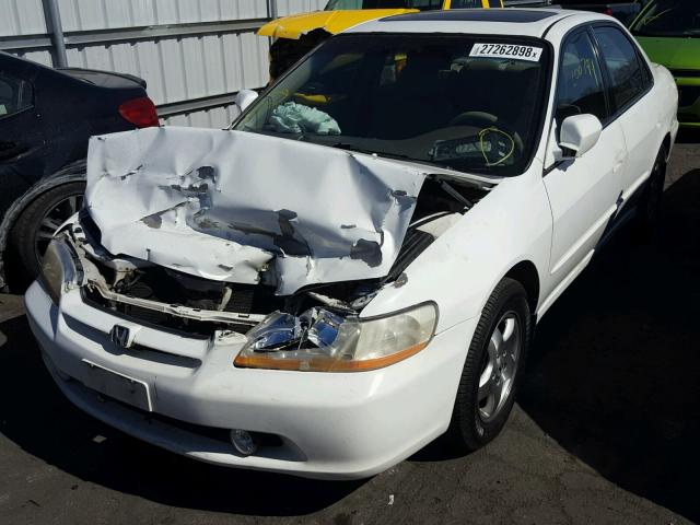 1HGCG1653YA025516 - 2000 HONDA ACCORD EX WHITE photo 2