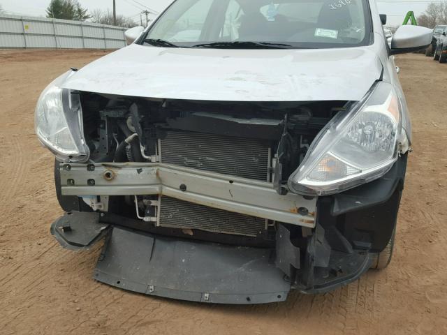 3N1CN7AP4GL868098 - 2016 NISSAN VERSA S SILVER photo 9