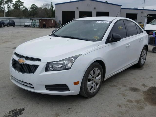 1G1PA5SH8D7143313 - 2013 CHEVROLET CRUZE LS WHITE photo 2