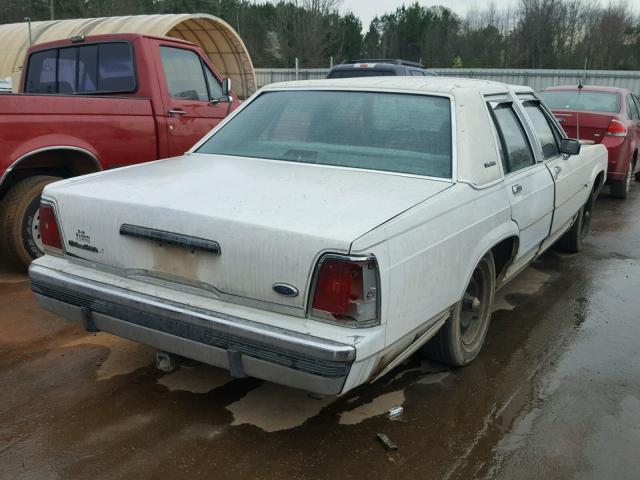 2FABP74F1JX139543 - 1988 FORD CROWN VICT WHITE photo 4