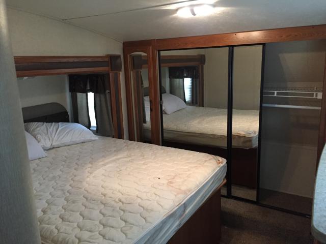 4YDF32423D1530534 - 2013 KEYSTONE SPRINTER TWO TONE photo 6