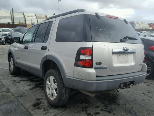 1FMEU73EX6UA13507 - 2006 FORD EXPLORER X SILVER photo 3