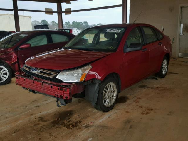 1FAHP35N69W140025 - 2009 FORD FOCUS SE RED photo 2