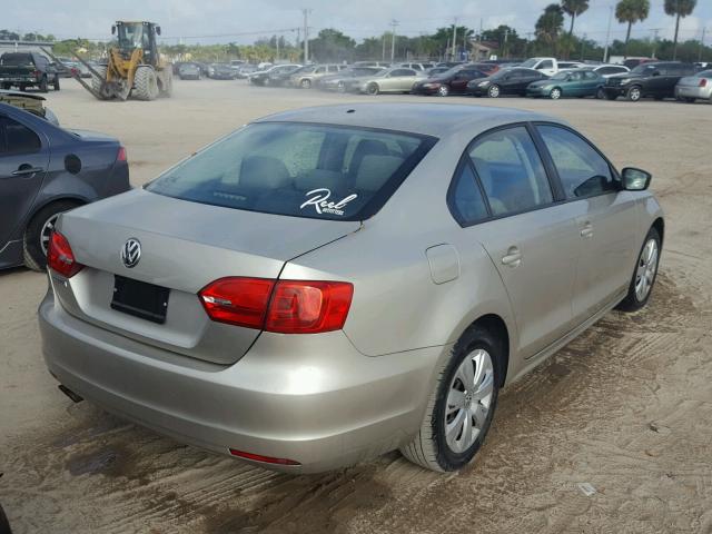 3VW2K7AJXDM215565 - 2013 VOLKSWAGEN JETTA BASE 银色 照片 4