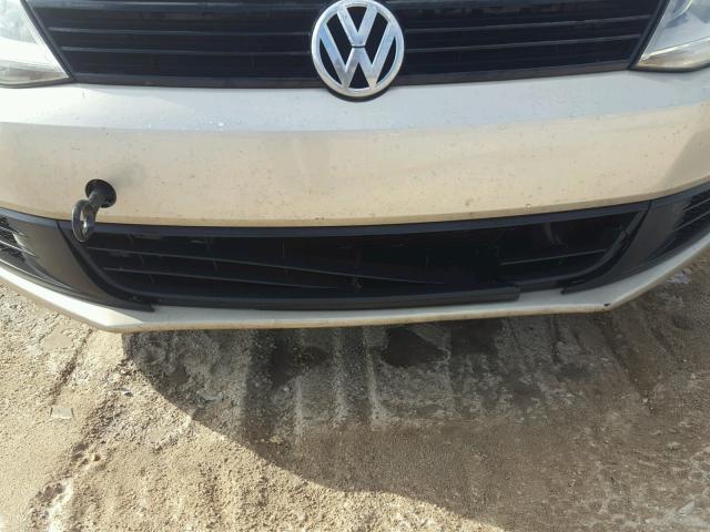 3VW2K7AJXDM215565 - 2013 VOLKSWAGEN JETTA BASE 银色 照片 9