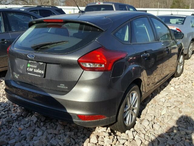 1FADP3K25GL276573 - 2016 FORD FOCUS SE GRAY photo 4