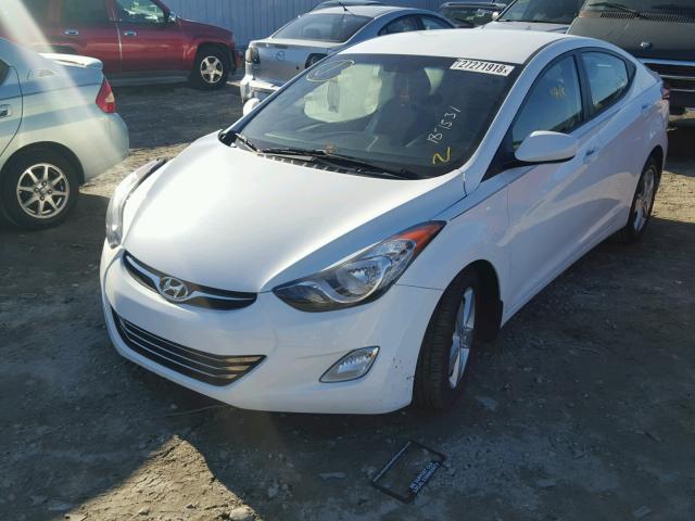 5NPDH4AE9DH419663 - 2013 HYUNDAI ELANTRA GL WHITE photo 2