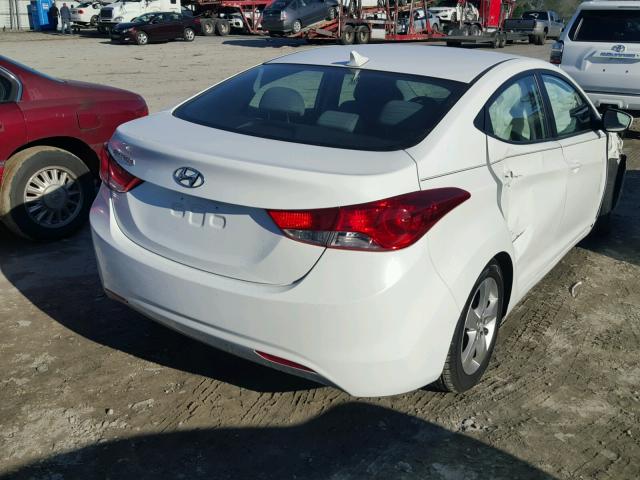 5NPDH4AE9DH419663 - 2013 HYUNDAI ELANTRA GL WHITE photo 4