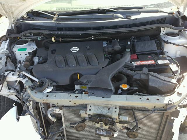 3N1BC11E18L352666 - 2008 NISSAN VERSA S WHITE photo 7