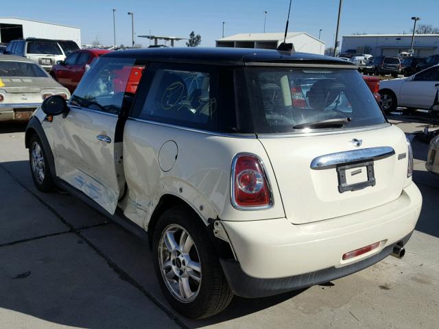 WMWSU3C55BT253819 - 2011 MINI COOPER WHITE photo 3