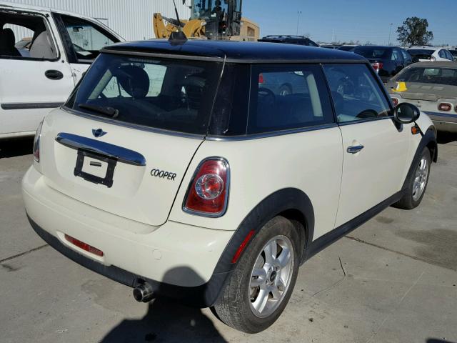 WMWSU3C55BT253819 - 2011 MINI COOPER WHITE photo 4