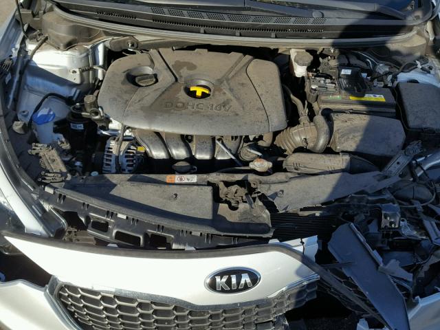 KNAFK4A65G5523121 - 2016 KIA FORTE LX SILVER photo 7