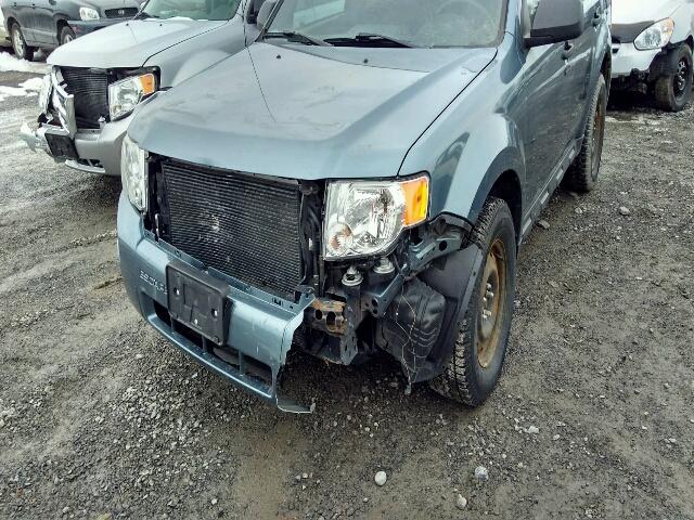 1FMCU0D70CKA11013 - 2012 FORD ESCAPE XLT BLUE photo 9