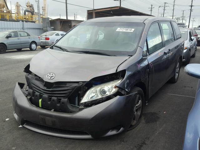 5TDZK3DCXBS009814 - 2011 TOYOTA SIENNA BAS GRAY photo 2