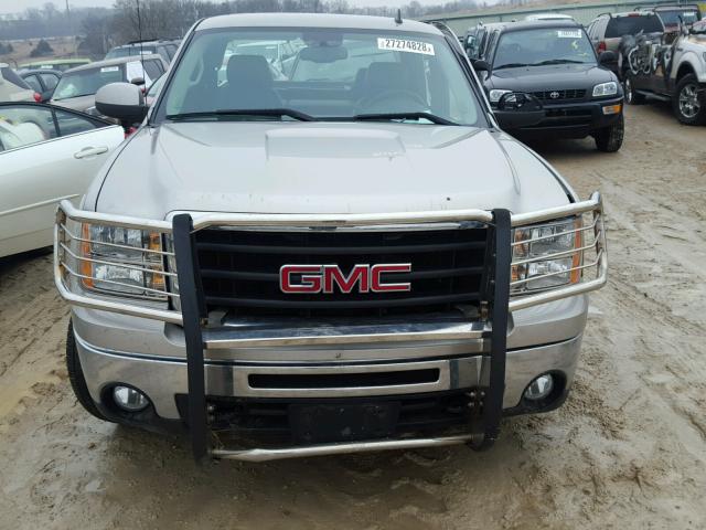 1GTEK39029Z267251 - 2009 GMC SIERRA K15 SILVER photo 7